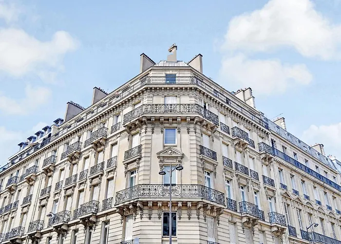 Modern - Arc De Triomphe - Mobility Lease *